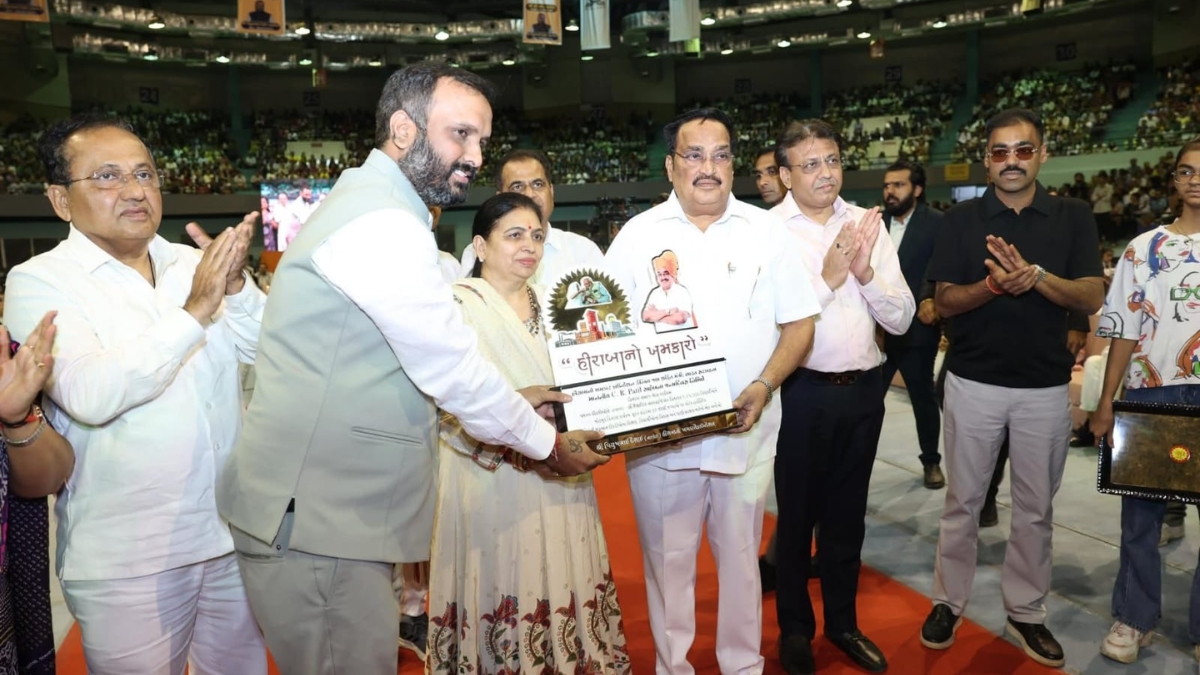 Union Minister C. R. Patil’s Birthday Marked by Mega Social Service Drive: 5,100 Girls Receive Educational Aid in Surat
